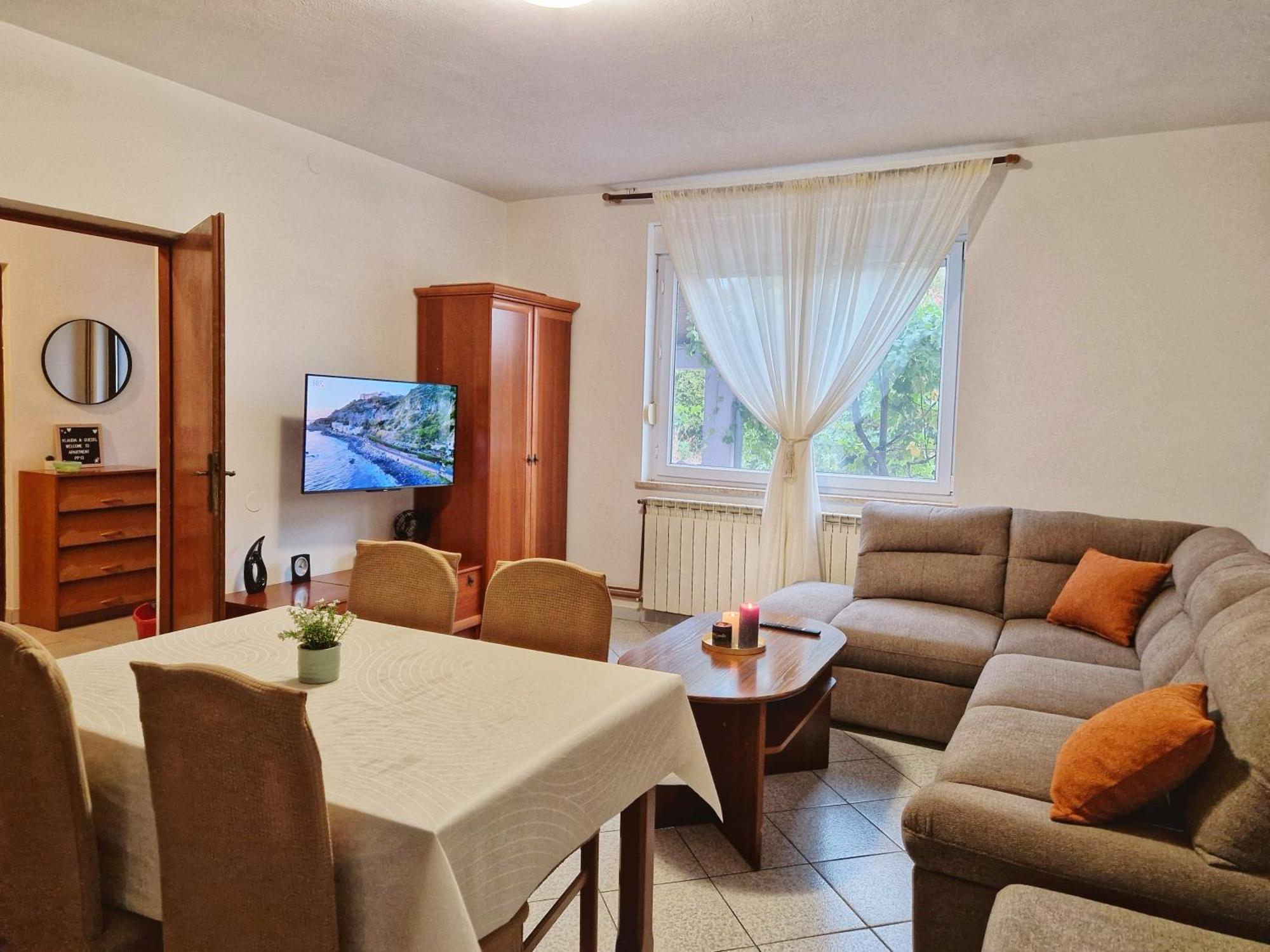 Appartamento Apartman Pp 13 Pola Esterno foto